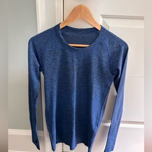 Long sleeve size 6 Lululemon top